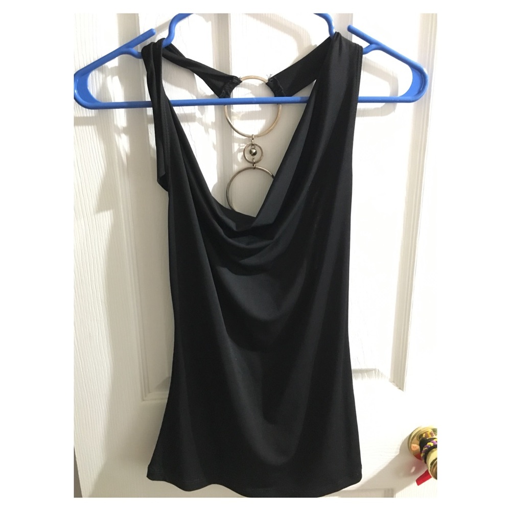 Cute black shirt with a pretty back chain